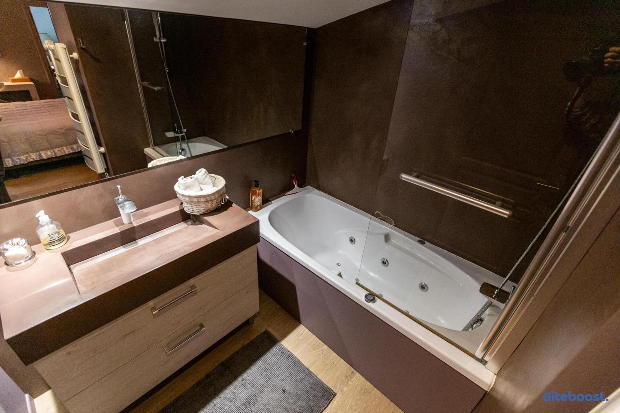 Le Val Des Sens Hotel Chatte ภายนอก รูปภาพ